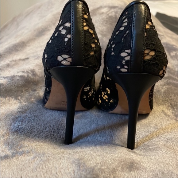 BCBG MAXAZRIA Lace Pumps - Picture 4 of 4